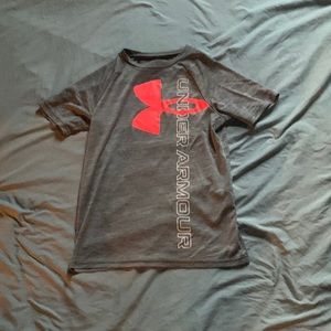 under armour tee shirt